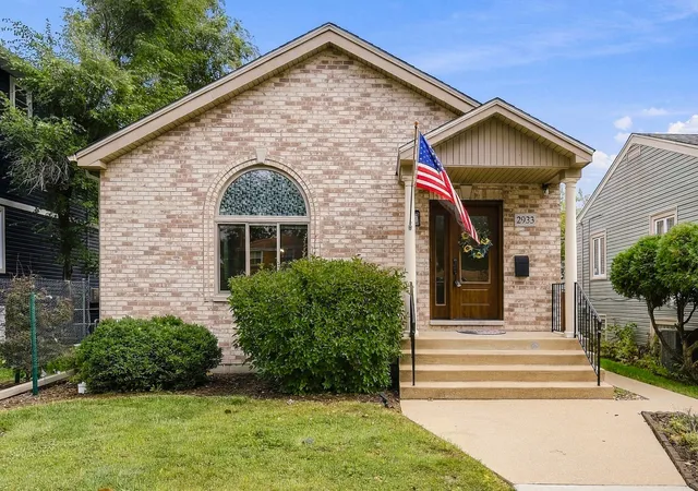 Photo 2 of Single family home for sale at 2933 Vernon Ave, Brookfield, IL 60513 | MLS# 12789221 | Listing updated on 2026-10-22