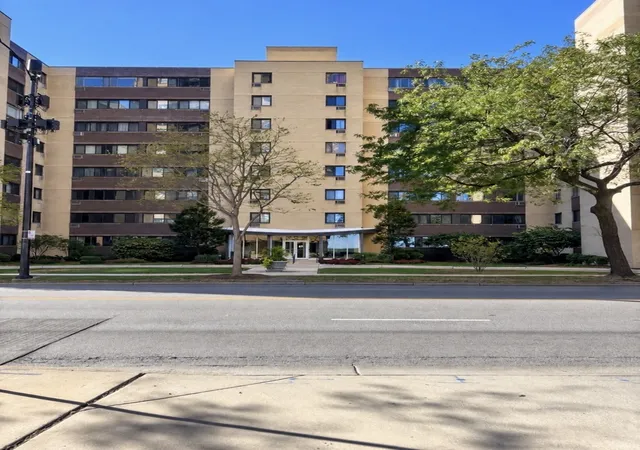 Photo 1 of Condo for sale at 6300 N Sheridan Rd #717, Chicago, IL 60660 | MLS# 12789228 | Listing updated on 2026-10-20