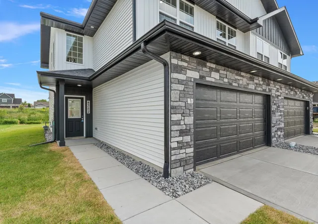 Photo 4 of Townhouse for sale at 4391 W 77th Avenue, Merrillville, IN 46410 | MLS# 12789236 | Listing updated on 2026-10-25