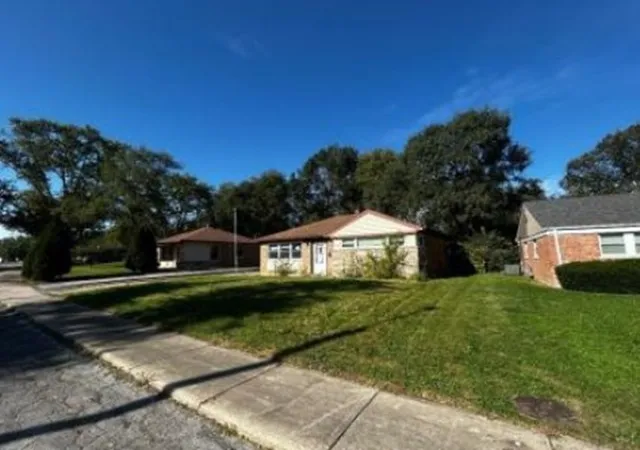 Photo 3 of Single family home for sale at 332 Neola St, Park Forest, IL 60466 | MLS# 12789252 | Listing updated on 2026-10-20