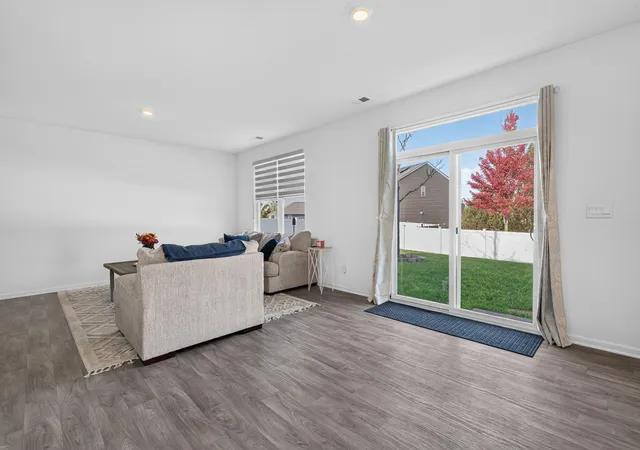 Photo 4 of Single family home for sale at 2027 Magnolia Ln, Wonder Lake, IL 60097 | MLS# 12789254 | Listing updated on 2026-10-29