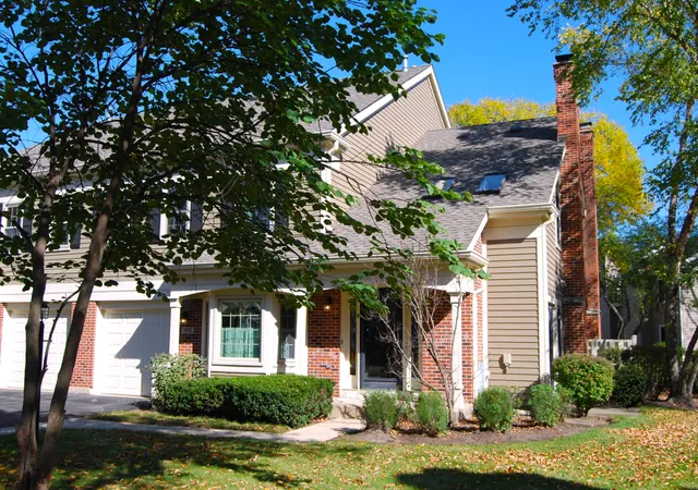 Photo 1 of Townhouse for sale at 1951 N Charter Point Dr, Arlington Heights, IL 60004 | MLS# 12789258 | Listing updated on 2026-10-30