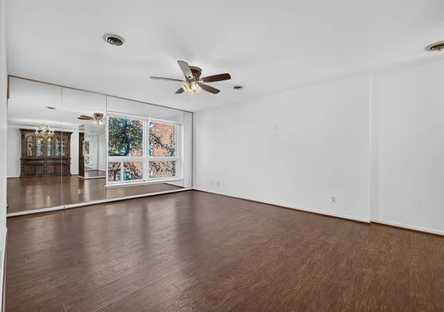 Photo 3 of Condo for sale at 450 W Downer Pl #3D, Aurora, IL 60506 | MLS# 12789264 | Listing updated on 2026-10-20