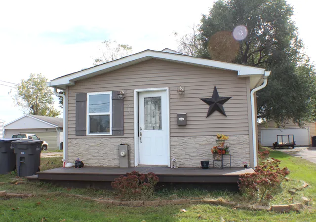 Photo 1 of Single family home for sale at 602 3rd Avenue W, Milan, IL 61264 | MLS# 12789272 | Listing updated on 2026-10-21