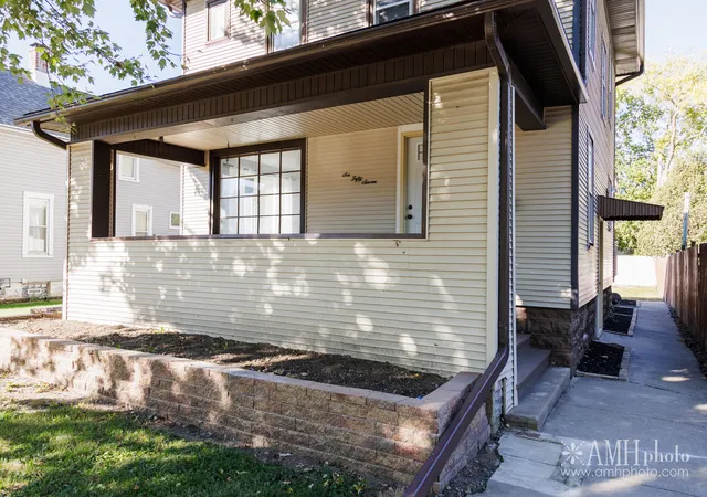 Photo 3 of Single family home for sale at 657 S Poplar Ave, Kankakee, IL 60901 | MLS# 12789280 | Listing updated on 2026-10-21