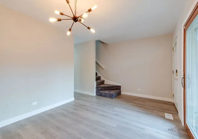Photo 4 of Townhouse for sale at 632 Dove Ct, Grayslake, IL 60030 | MLS# 12789282 | Listing updated on 2026-10-21