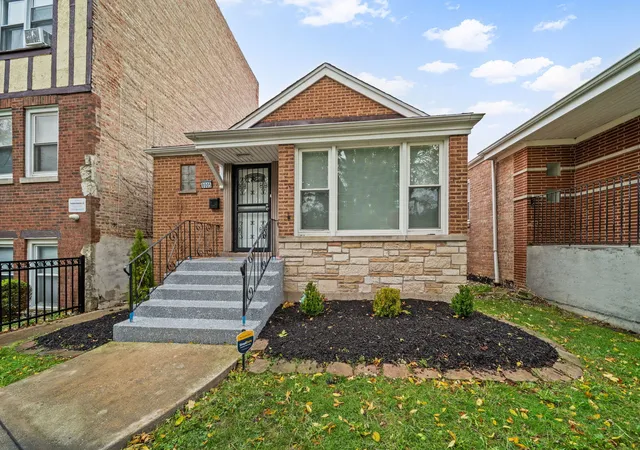 Photo 1 of Single family home for sale at 8005 S Campbell Ave, Chicago, IL 60652 | MLS# 12789283 | Listing updated on 2026-10-21