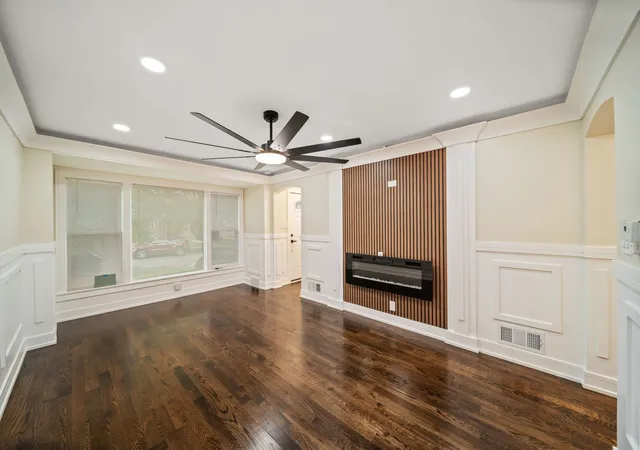 Photo 3 of Single family home for sale at 8005 S Campbell Ave, Chicago, IL 60652 | MLS# 12789283 | Listing updated on 2026-10-21