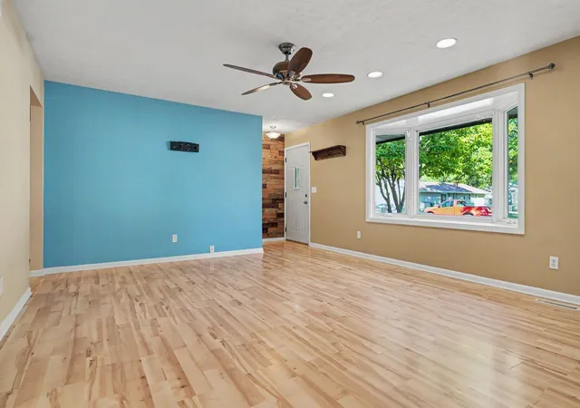 Photo 4 of Single family home for sale at 203 Sandra Ln, Normal, IL 61761 | MLS# 12789284 | Listing updated on 2026-10-23