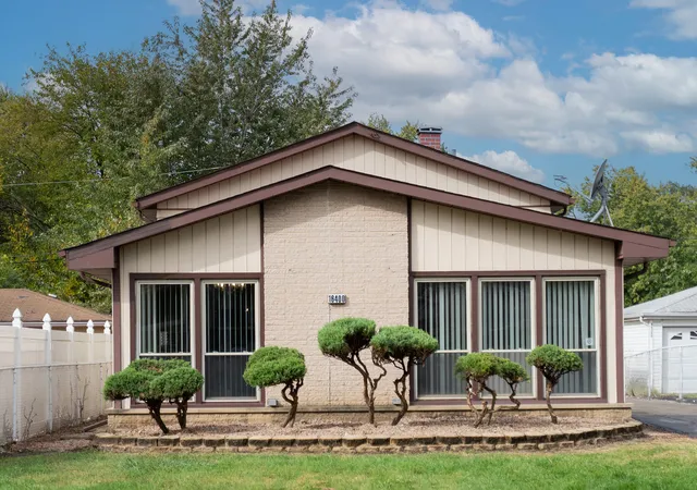 Single family home for sale at 16400 Paulina Ave, Markham, IL 60428 | MLS# 12789292