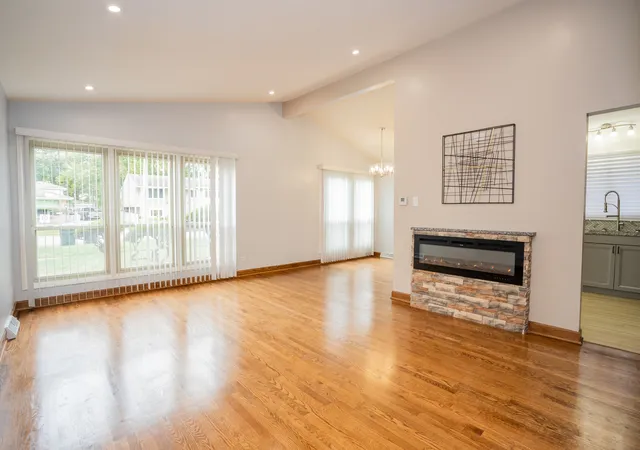 Photo 3 of Single family home for sale at 16400 Paulina Ave, Markham, IL 60428 | MLS# 12789292 | Listing updated on 2026-10-22
