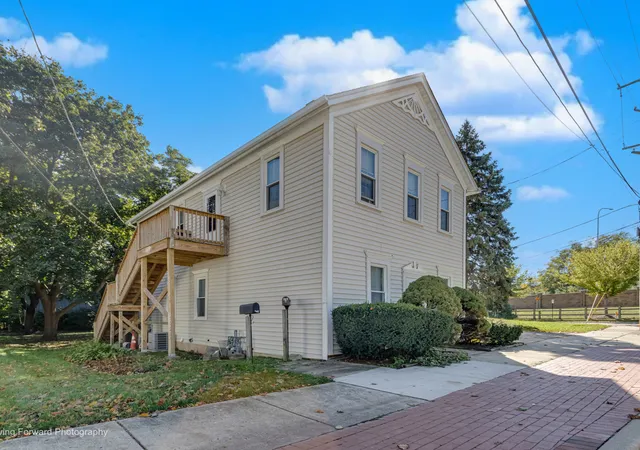 Photo 3 of Multi family home for sale at 327 Jefferson St, Algonquin, IL 60102 | MLS# 12789297 | Listing updated on 2026-10-20