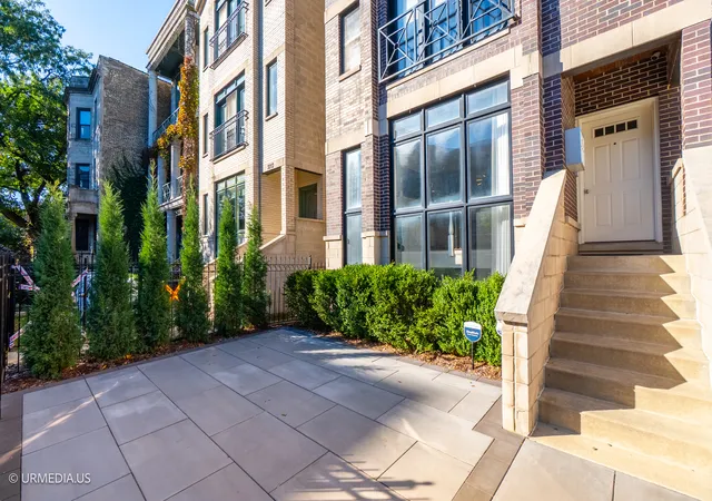 Photo 2 of Condo for sale at 3316 N Clifton Ave #3, Chicago, IL 60657 | MLS# 12789298 | Listing updated on 2026-10-22