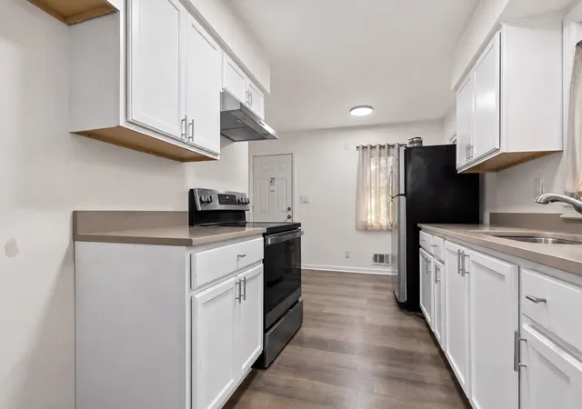 Photo 4 of Single family home for sale at 2111 Sherman Ave, Rockford, IL 61101 | MLS# 12789301 | Listing updated on 2026-10-20