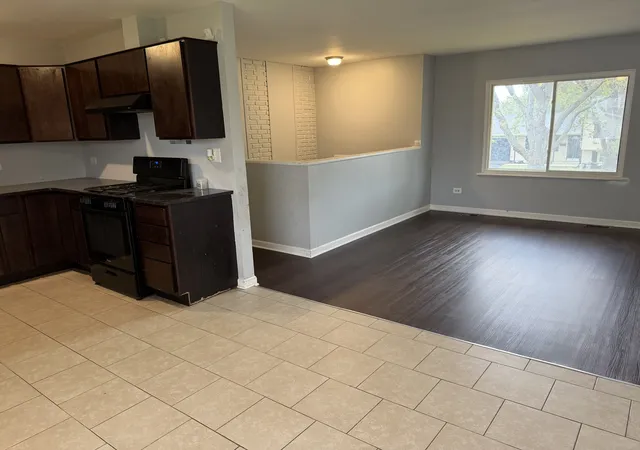 Photo 2 of Single family home for sale at 3401 Seine Ct, Hazel Crest, IL 60429 | MLS# 12789303 | Listing updated on 2026-10-20