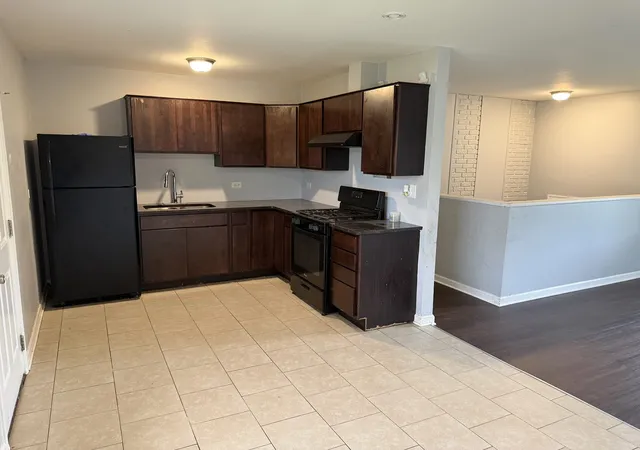 Photo 3 of Single family home for sale at 3401 Seine Ct, Hazel Crest, IL 60429 | MLS# 12789303 | Listing updated on 2026-10-20