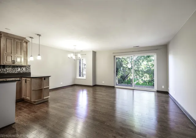 Photo 4 of Condo for sale at 425 Walnut Crk Ln #1305, Lisle, IL 60532 | MLS# 12789319 | Listing updated on 2026-10-20