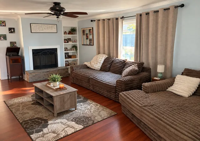 Photo 2 of Single family home for sale at 417 W Washington St, Clinton, IL 61727 | MLS# 12789340 | Listing updated on 2026-10-28
