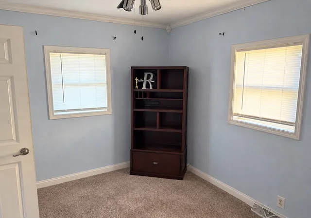 Photo 4 of Single family home for sale at 417 W Washington St, Clinton, IL 61727 | MLS# 12789340 | Listing updated on 2026-10-28