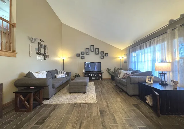 Photo 4 of Single family home for sale at 1949 Claire Dr, Bourbonnais, IL 60914 | MLS# 12789360 | Listing updated on 2026-10-23