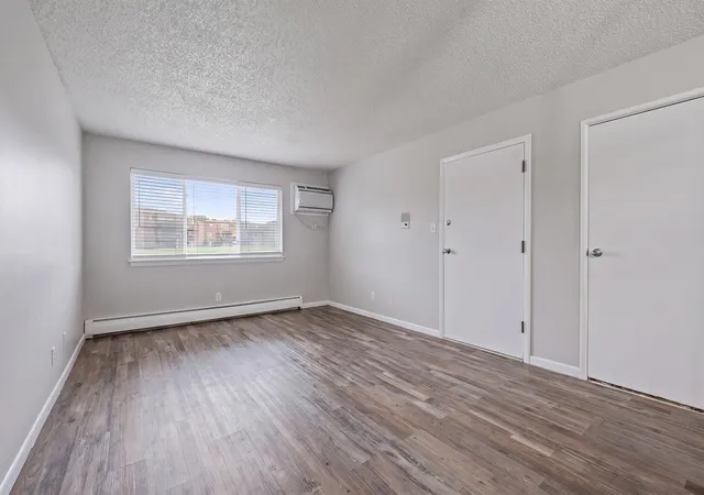 Listing Photo 4 - Condo for sale in building located at 113 Boardwalk St, Elk Grove Village, IL 60007 - Unit #E