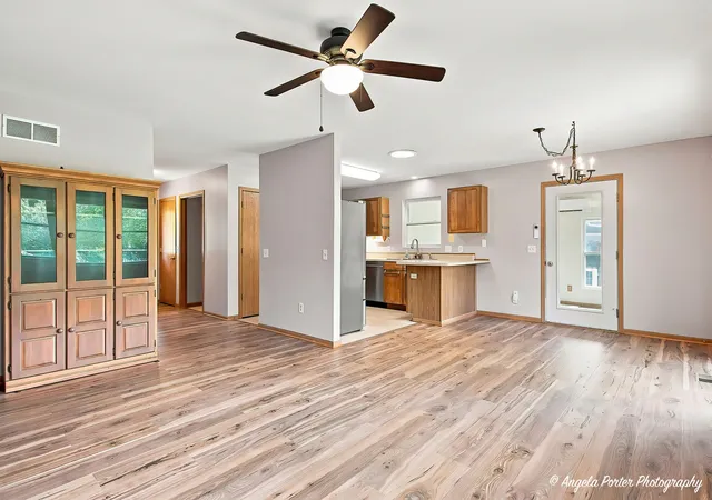 Photo 3 of Single family home for sale at 419 Wimbleton Trl, Mc Henry, IL 60050 | MLS# 12789371 | Listing updated on 2026-10-22