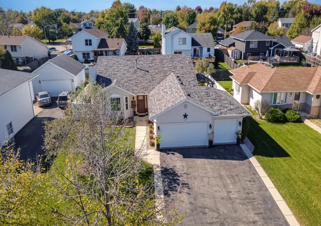 Photo 2 of Single family home for sale at 1923 Cumberland Dr, Plainfield, IL 60586 | MLS# 12789372 | Listing updated on 2026-10-22