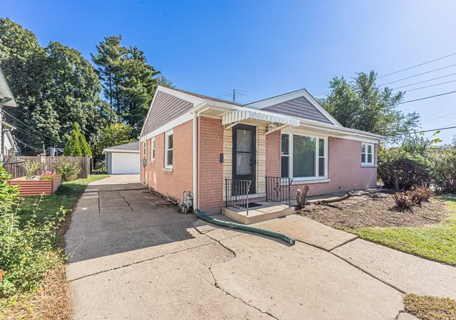 Single family home for sale at 317 S Louis St, Mount Prospect, IL 60056 | MLS# 12789377