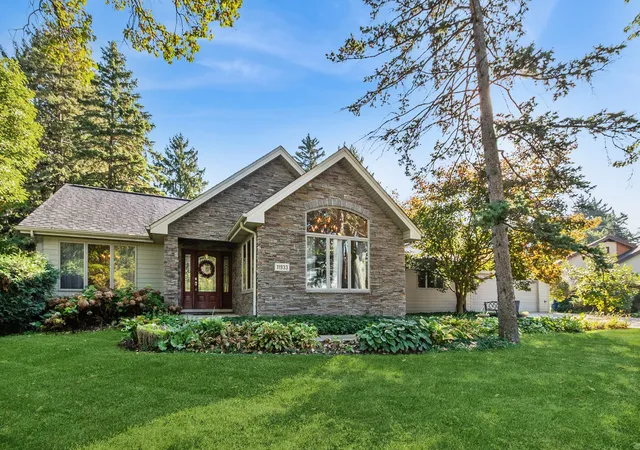 Photo 1 of Single family home for sale at 11933 S Harold Ave, Palos Heights, IL 60463 | MLS# 12789388 | Listing updated on 2026-10-27