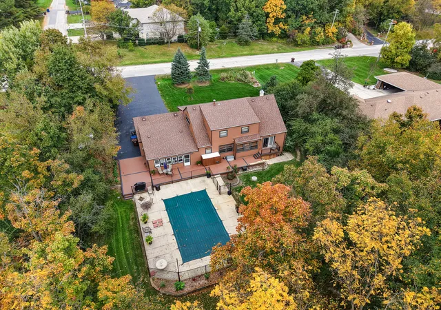 Photo 3 of Single family home for sale at 11609 Kluth Dr, Mokena, IL 60448 | MLS# 12789394 | Listing updated on 2026-10-28