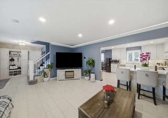 Photo 3 of Single family home for sale at 626 E Golf Rd, Libertyville, IL 60048 | MLS# 12789400 | Listing updated on 2026-10-20