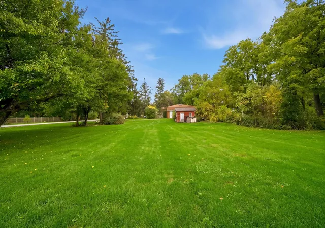 Photo 3 of Single family home for sale at 300 E Camp Mcdonald Rd, Prospect Heights, IL 60070 | MLS# 12789417 | Listing updated on 2026-10-22