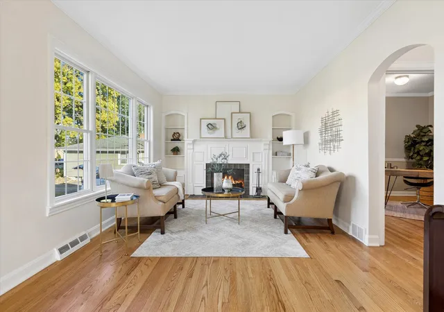 Photo 3 of Single family home for sale at 1121 S Villa Ave, Villa Park, IL 60181 | MLS# 12789422 | Listing updated on 2026-10-22