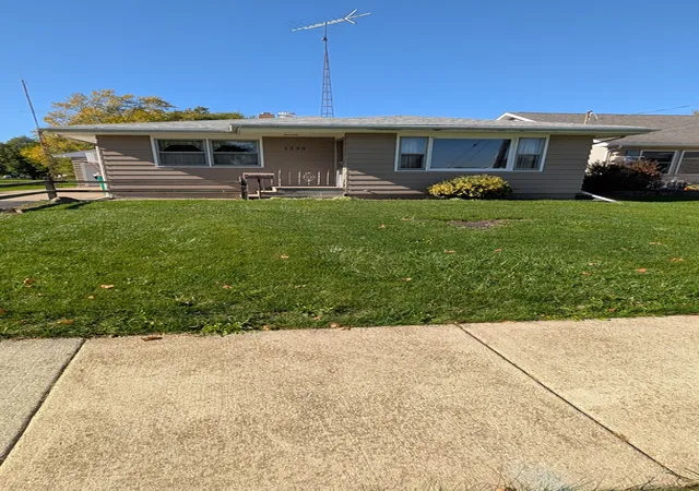 Single family home for sale at 1233 Commercial St, Sycamore, IL 60178 | MLS# 12789423