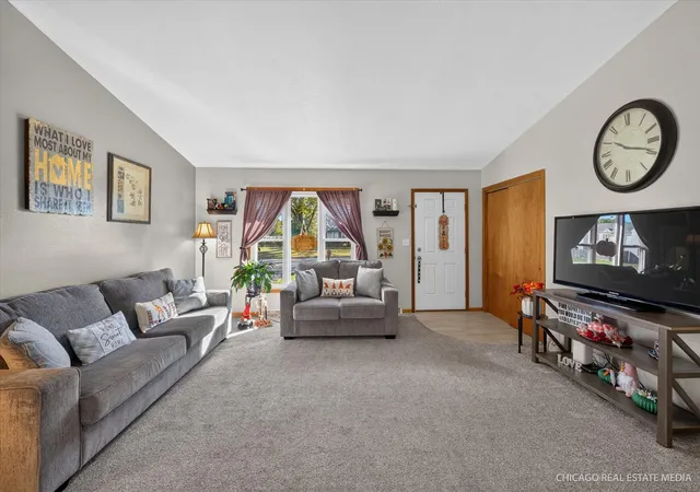 Photo 4 of Single family home for sale at 4490 Applewood Ln, Loves Park, IL 61111 | MLS# 12789439 | Listing updated on 2026-10-23