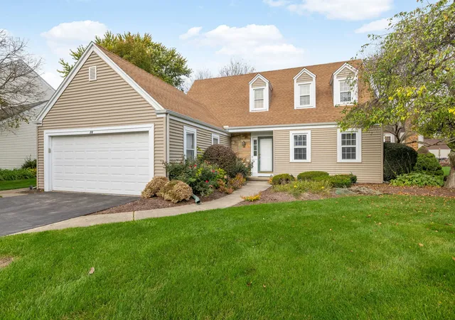 Photo 1 of Single family home for sale at 26 Southgate Crse, St. Charles, IL 60174 | MLS# 12789448 | Listing updated on 2026-10-29