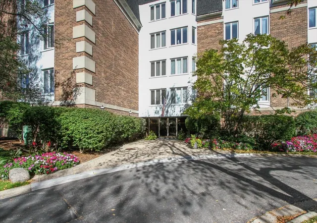 Photo 1 of Condo for sale at 225 Lake Blvd #558, Buffalo Grove, IL 60089 | MLS# 12789450 | Listing updated on 2026-10-27