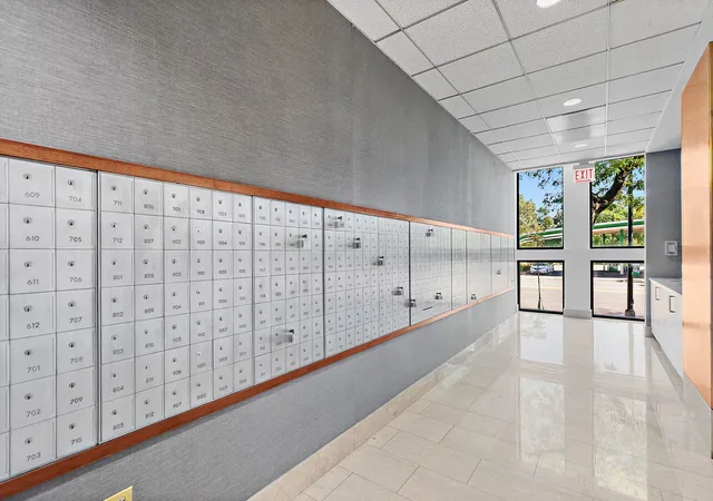 Photo 4 of Condo for sale at 1660 N Lasalle Dr #305, Chicago, IL 60614 | MLS# 12789455 | Listing updated on 2026-10-21