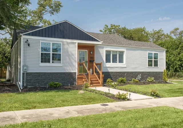 Single family home for sale at 1300 Washington St, Chicago Heights, IL 60411 | MLS# 12789470