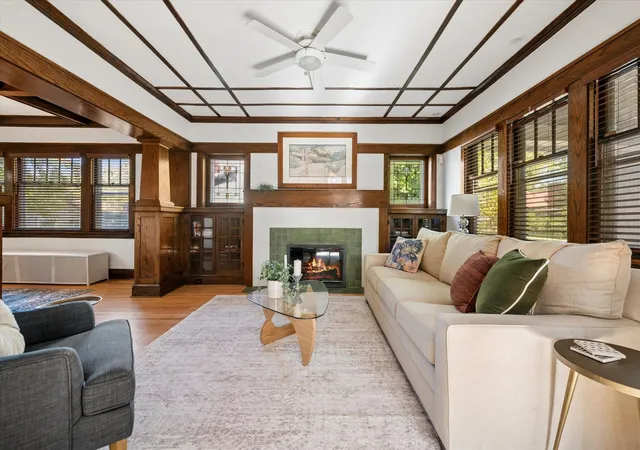 Photo 3 of Single family home for sale at 629 S Lombard Ave, Oak Park, IL 60304 | MLS# 12789487 | Listing updated on 2026-10-27