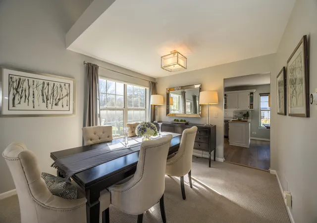 Photo 3 of Townhouse for sale at 650 Sandwedge Pl, Gurnee, IL 60031 | MLS# 12789505 | Listing updated on 2026-10-20