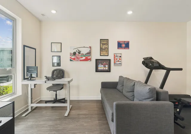 Photo 2 of Townhouse for sale at 40 S Highland Ave, Arlington Heights, IL 60005 | MLS# 12789515 | Listing updated on 2026-10-22