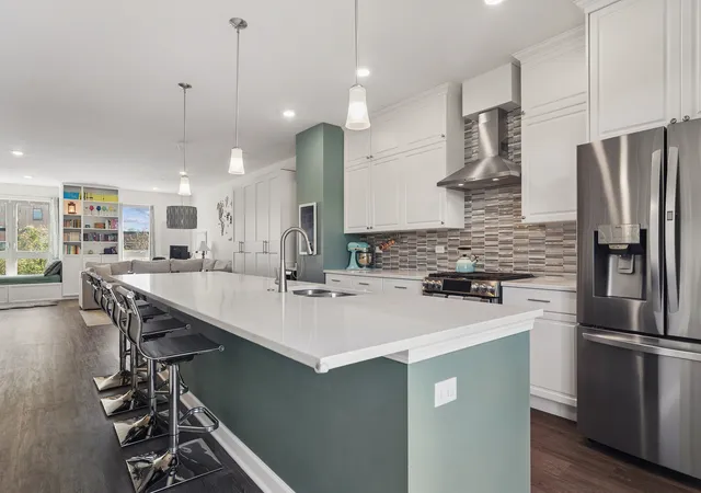 Photo 4 of Townhouse for sale at 40 S Highland Ave, Arlington Heights, IL 60005 | MLS# 12789515 | Listing updated on 2026-10-22