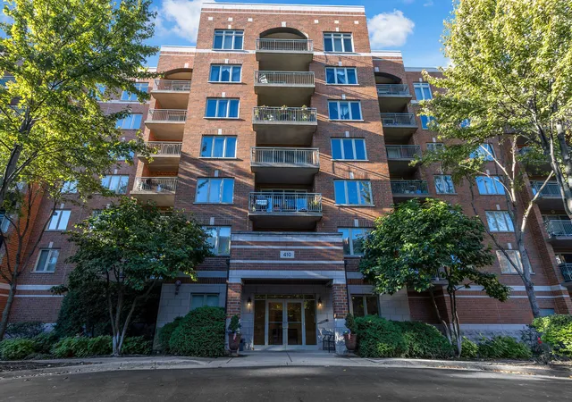 Photo 1 of Condo for sale at 410 S Western Ave #503, Des Plaines, IL 60016 | MLS# 12789519 | Listing updated on 2026-10-23