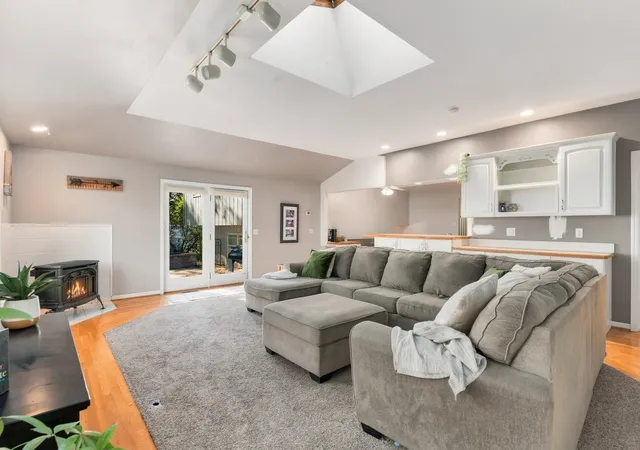Photo 4 of Single family home for sale at 210 S Menominee Dr, Minooka, IL 60447 | MLS# 12789524 | Listing updated on 2026-10-21