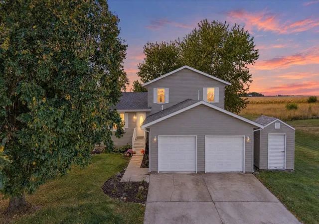 Photo 1 of Single family home for sale at 718 N Leona Ln, Forrest, IL 61741 | MLS# 12789530 | Listing updated on 2026-10-28