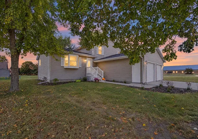 Photo 1 of Single family home for sale at 718 N Leona Ln, Forrest, IL 61741 | MLS# 12789530 | Listing updated on 2026-10-28