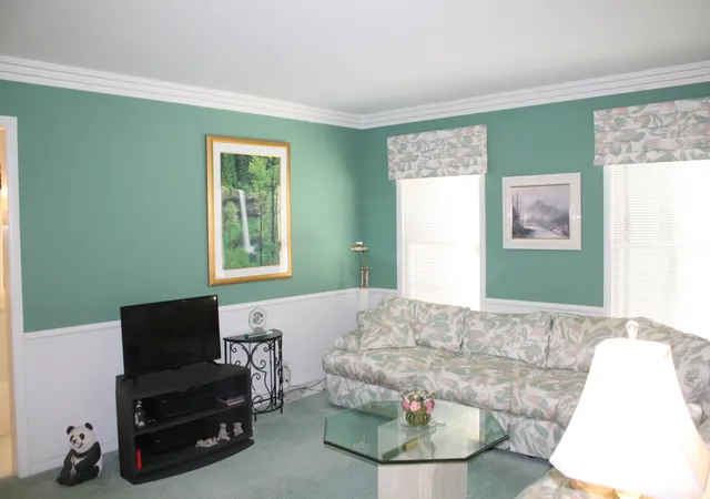 Photo 3 of Townhouse for sale at 7 Thornwood Ct #7, Moline, IL 61265 | MLS# 12789534 | Listing updated on 2026-10-22