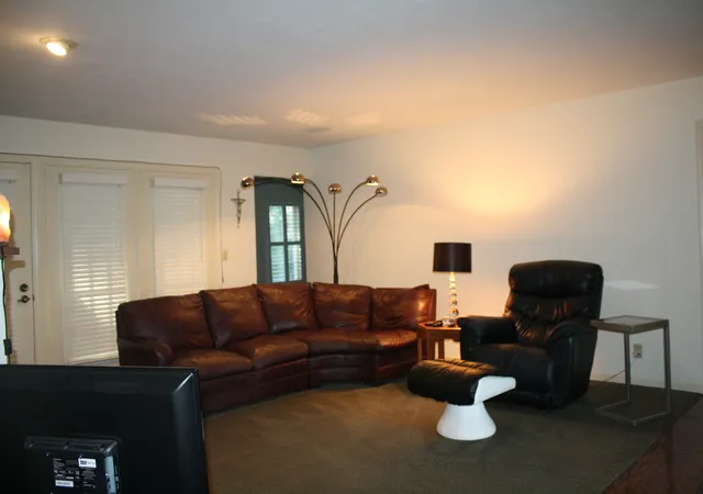Photo 3 of Condo for sale at 15 Thornwood Ct #15, Moline, IL 61265 | MLS# 12789550 | Listing updated on 2026-10-23