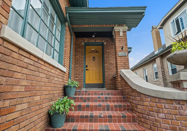 Photo 3 of Single family home for sale at 6858 Riverside Dr, Berwyn, IL 60402 | MLS# 12789572 | Listing updated on 2026-10-21